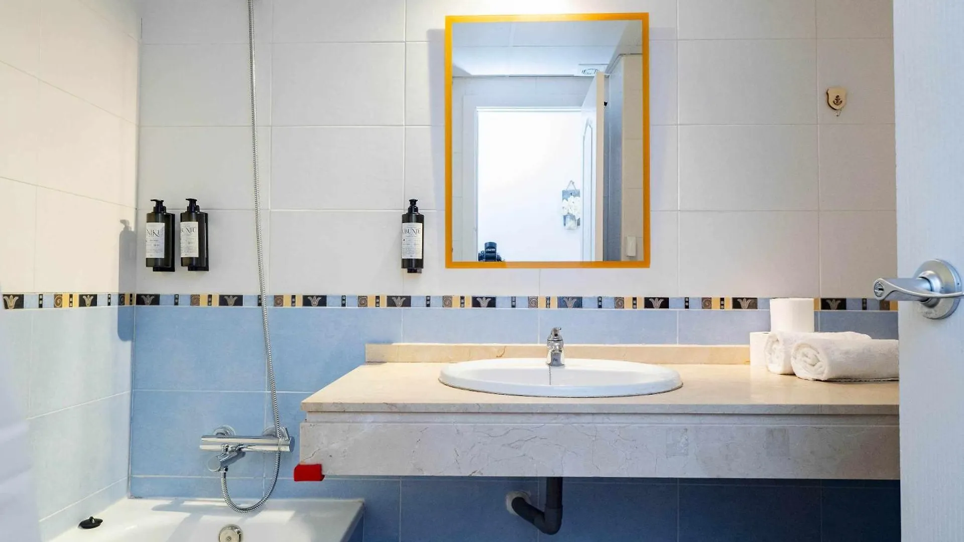 Atico Con Vistas Al Mar Piscina Y Parking Apartment Malaga Spain