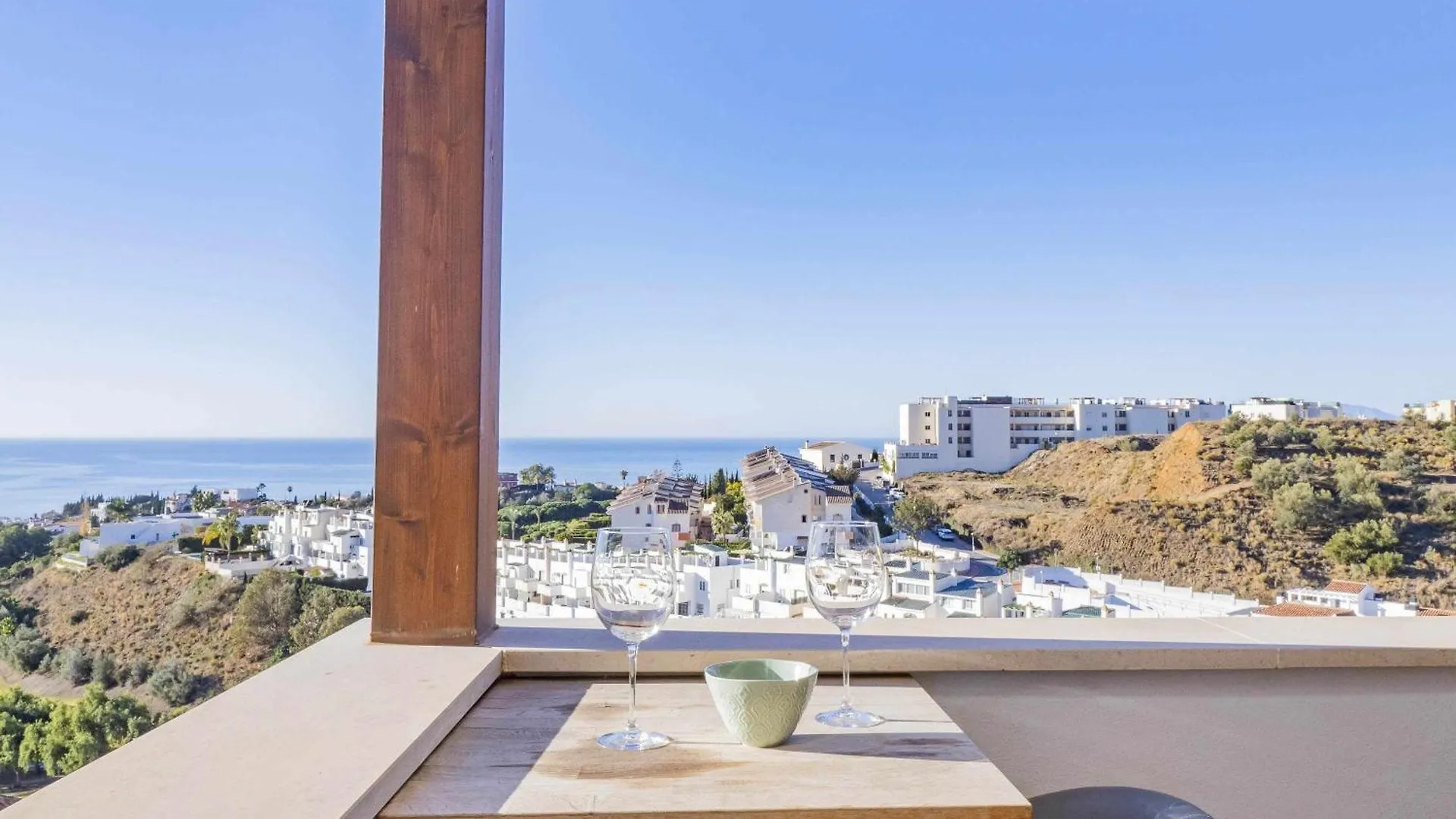 Atico Con Vistas Al Mar Piscina Y Parking Apartment Malaga