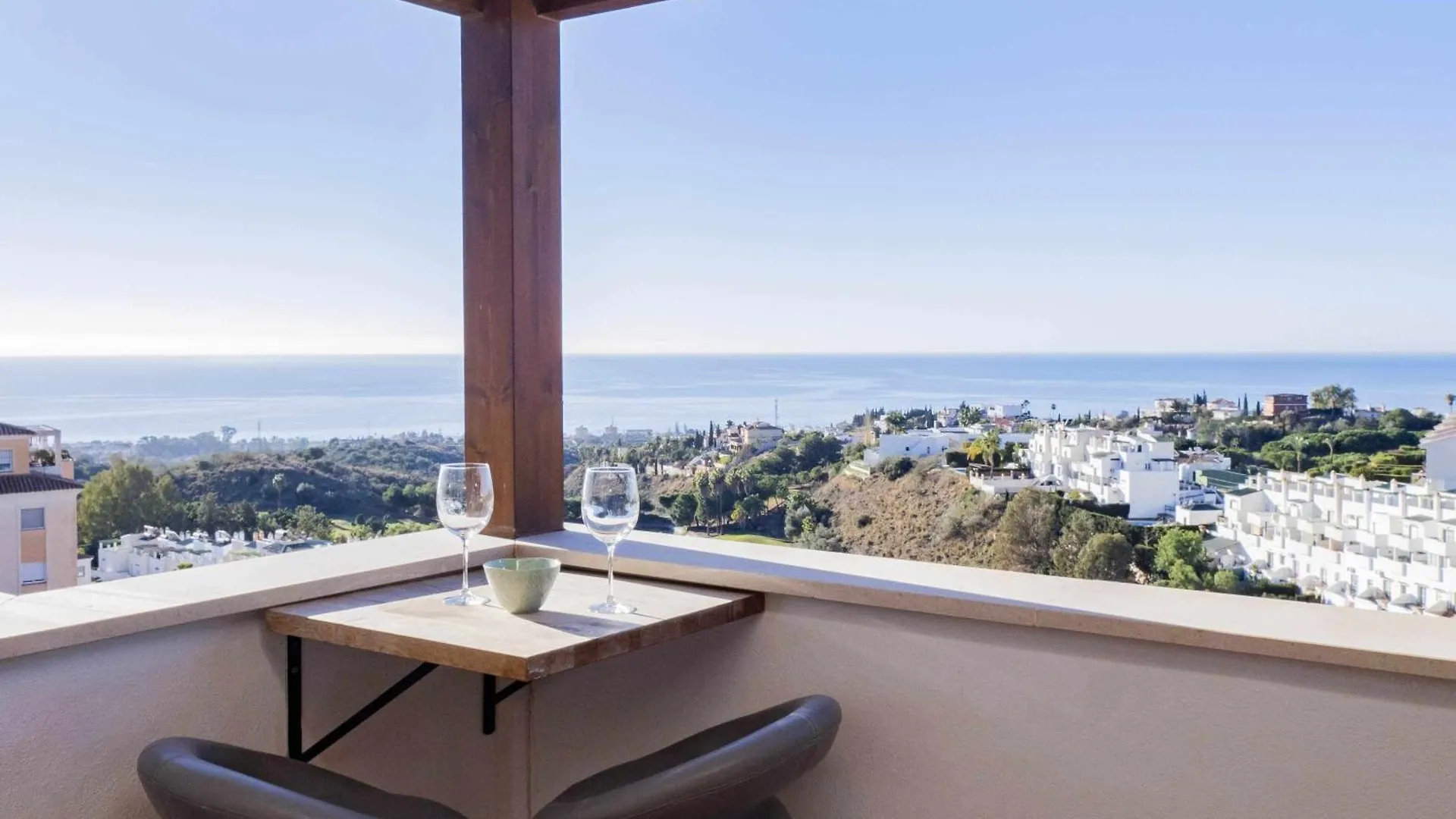 Atico Con Vistas Al Mar Piscina Y Parking Apartment Malaga